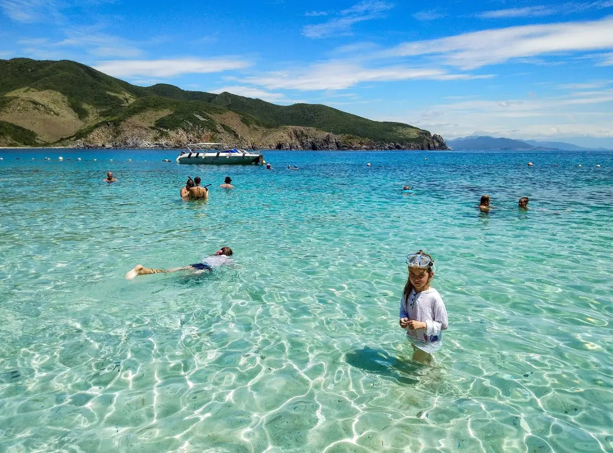 Bai Tranh beach Nha Trang quiet cove snorkeling