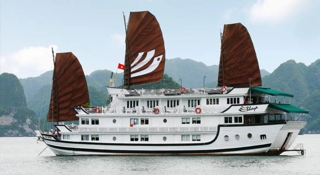 Bhaya Classic traditional junk boat