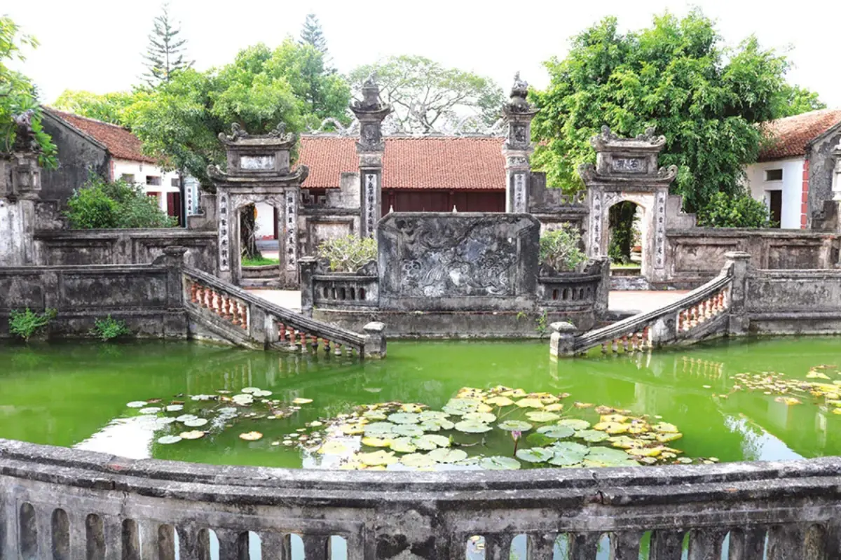 Dong Ho painting village — art and craft destination
