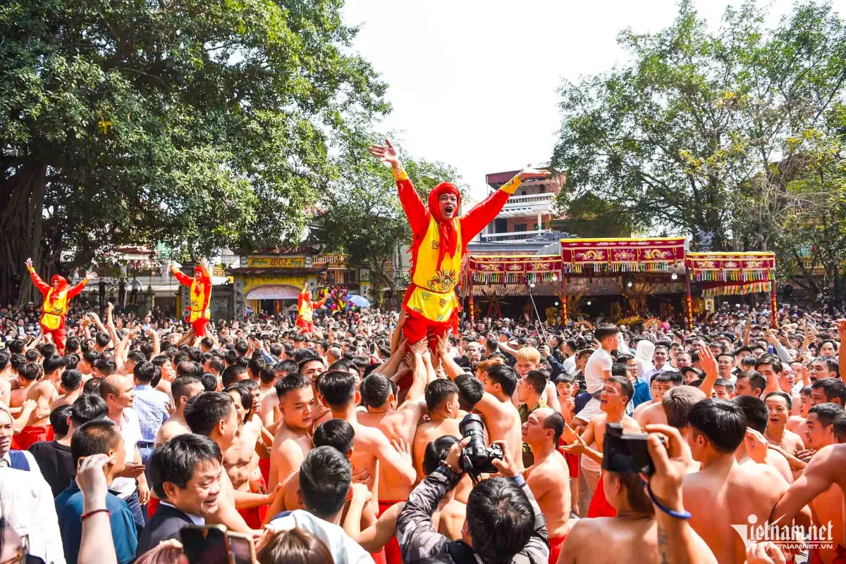 Dong Ky festival celebrations in Ho Chi Minh City — Tet events transform the city
