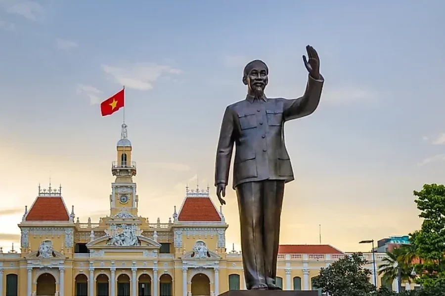 Ho Chi Minh Statue_saigon_vietnamwebp