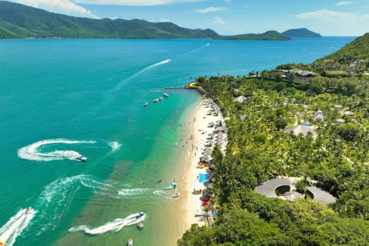 Island hopping in Nha Trang Bay
