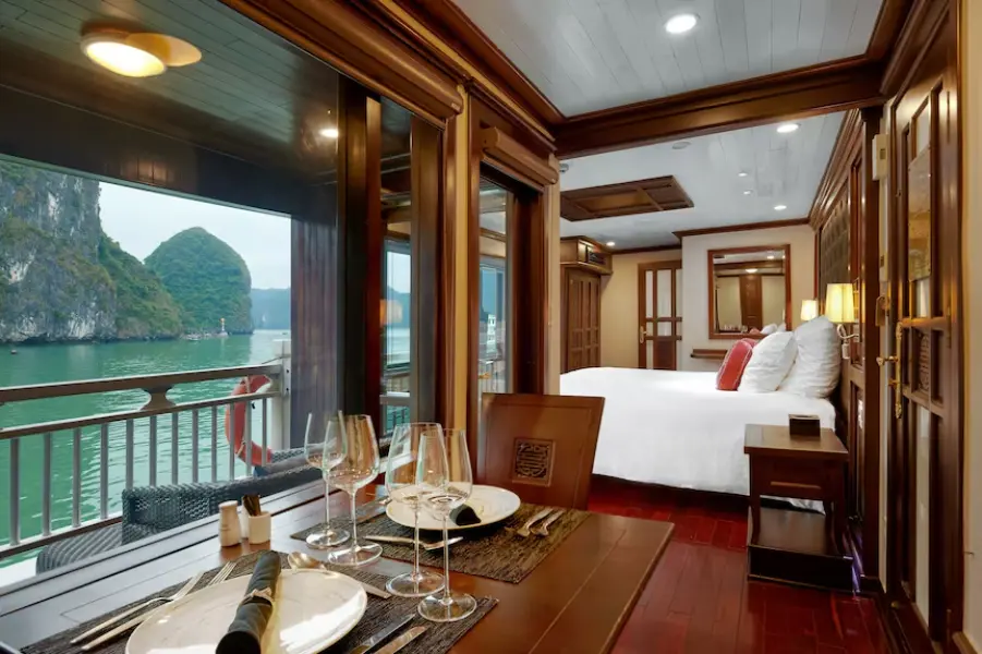 Paradise Peak luxury junk boat Halong Bay