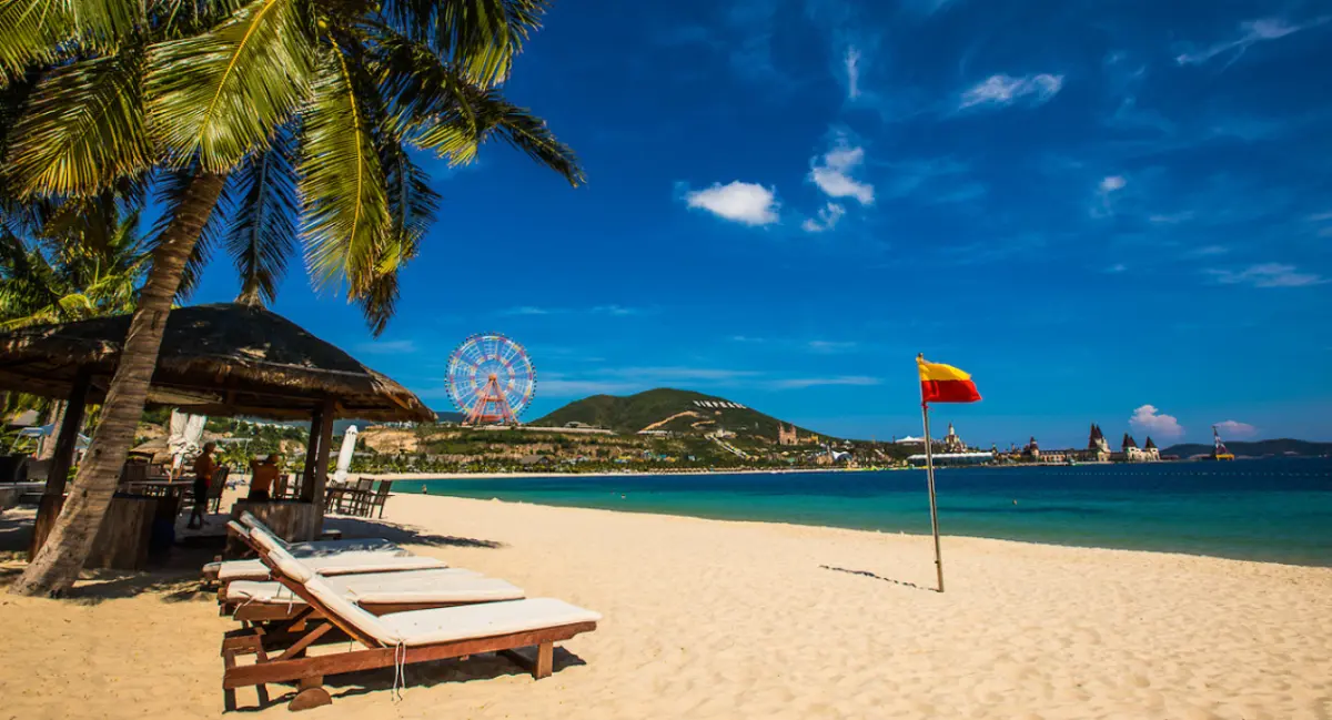 Vinpearl beach Nha Trang cable car white sand