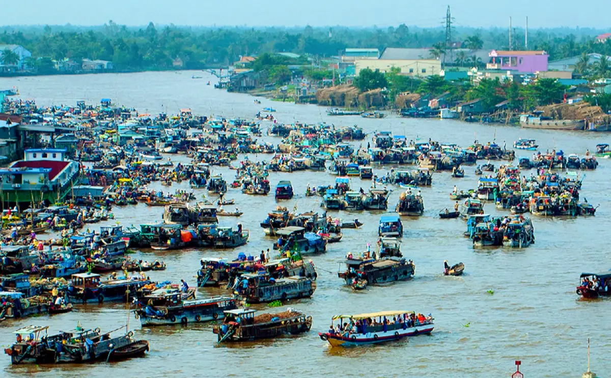 Cai Rang floating market on the Mekong Delta, Vietnam