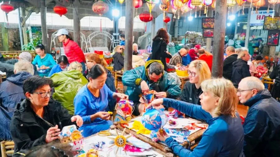 Hoi An — lantern-making workshop