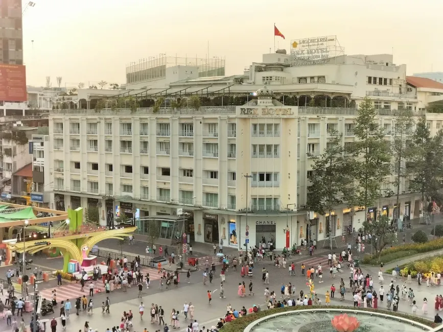 REX Hotel Saigon - Historic rooftop garden