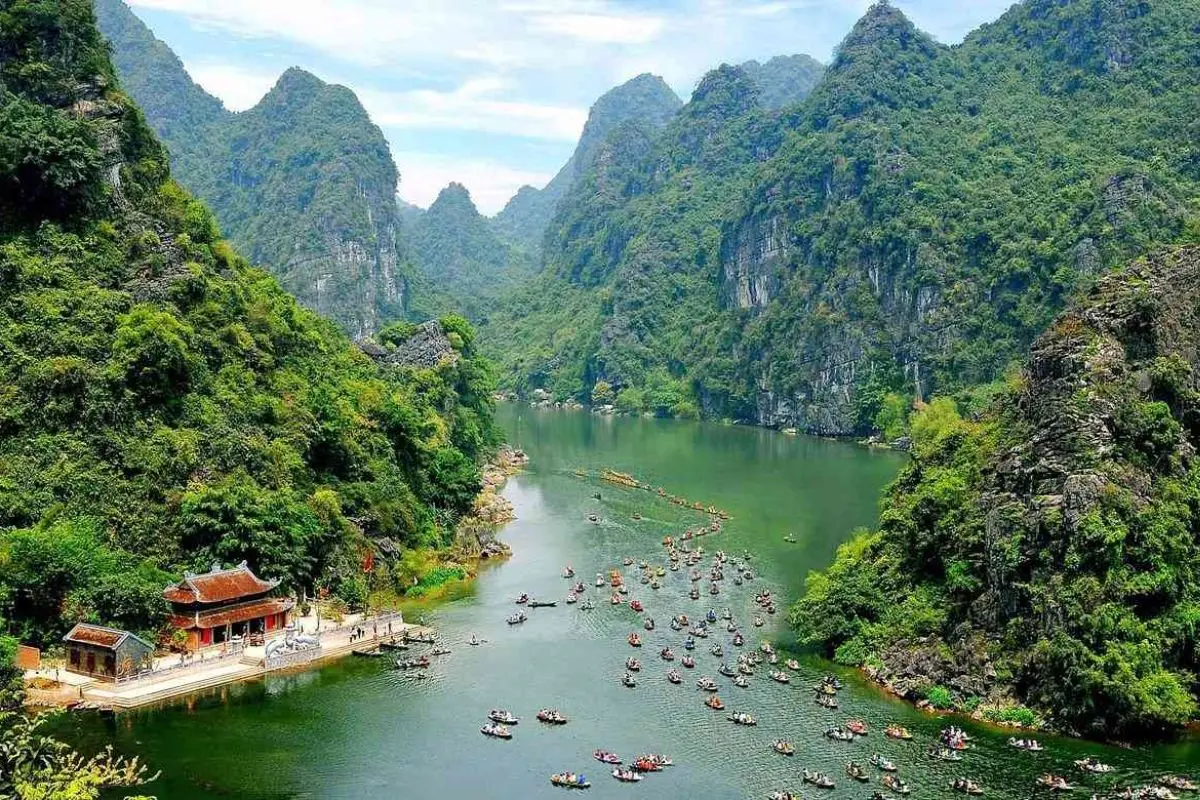 Trang An landscape in Ninh Binh